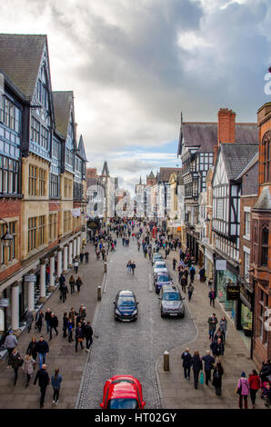 Occupato Chester Street scene Foto Stock