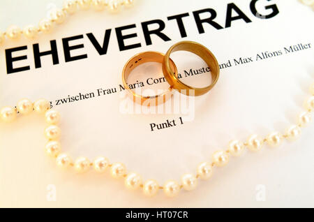 Symbolbild Ehevertrag - syymbolic per contratto di matrimonio Foto Stock