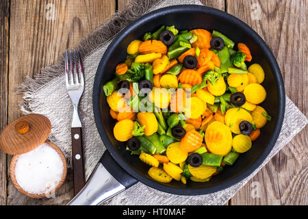 Verdure in padella, vista dall'alto Foto Stock