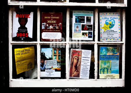 Vetrina pubblicità comunità Eventi & Attività, Pozzi-next-il-mare, Inghilterra. Foto Stock