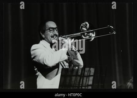 Don Lusher in concerto con il Welwyn Garden City Band, Politecnico Hatfield, Hertfordshire, 1984. Artista: Denis Williams Foto Stock