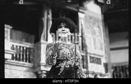 Cleo Laine, il Globe, London, 1975. Artista: Brian O Connor. Foto Stock