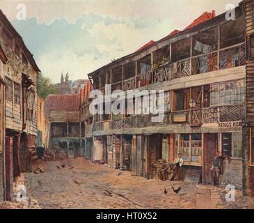 King's Head Inn e King's Head Inn cantiere, Borough High Street, Southwark, Londra, 1879. Artista: John Crowther. Foto Stock