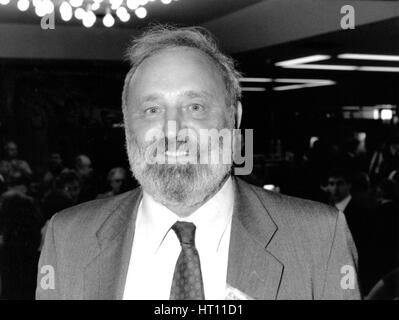 Frank Dobson, partito laburista membro del Parlamento di Holborn e San Pancrazio, assiste la conferenza delle parti a Brighton, Inghilterra il 1 ottobre 1991. Egli ha in seguito si presentò come candidato per il sindaco di Londra. Foto Stock