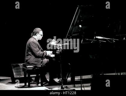 McCoy Tyner, Royal Festival Hall di Londra, 1990. Artista: Brian O Connor Foto Stock