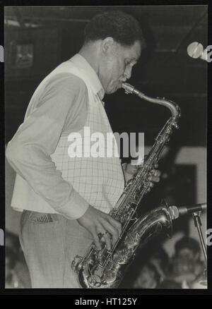 Il sassofonista Dexter Gordon a giocare a Ronnie Scott's Jazz Club, Londra, 1980. Artista: Denis Williams Foto Stock