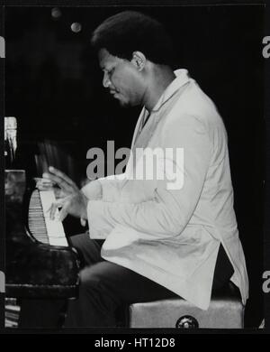 McCoy Tyner esecuzione presso il Newport Jazz Festival, Ayresome Park, Middlesbrough, luglio 1978. Artista: Denis Williams Foto Stock