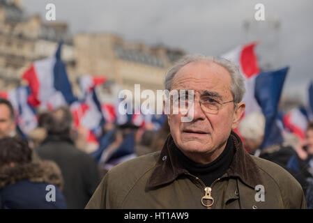 Bernard (Debré politico francese) al Rally pro-Fillon al Trocadero a Parigi Foto Stock