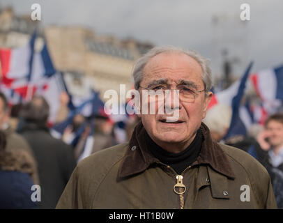 Bernard (Debré politico francese) al Rally pro-Fillon al Trocadero a Parigi Foto Stock