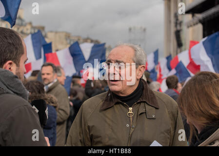 Bernard (Debré politico francese) al Rally pro-Fillon al Trocadero a Parigi Foto Stock