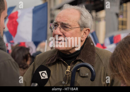 Bernard (Debré politico francese) al Rally pro-Fillon al Trocadero a Parigi Foto Stock