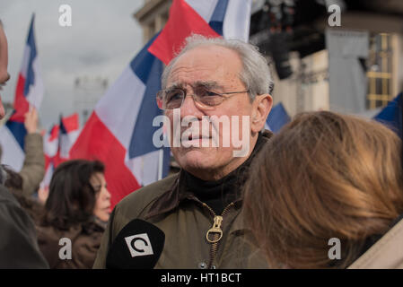 Bernard (Debré politico francese) al Rally pro-Fillon al Trocadero a Parigi Foto Stock