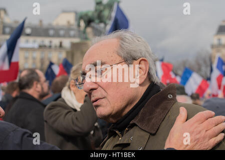 Bernard (Debré politico francese) al Rally pro-Fillon al Trocadero a Parigi Foto Stock