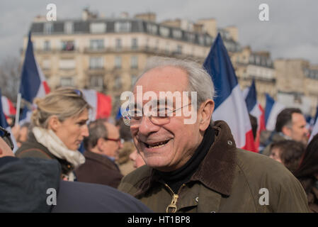 Bernard (Debré politico francese) al Rally pro-Fillon al Trocadero a Parigi Foto Stock