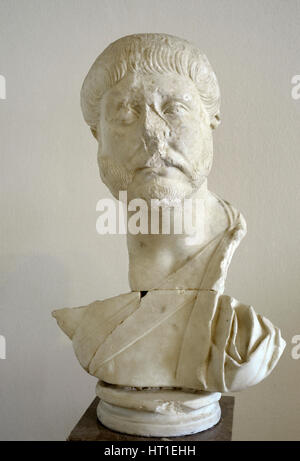 Busto di una persona sconosciuta. Necropoli orientale, nei pressi di Via Augusta. Ii secolo D.C. Marmo di Luni-Carrara. Si trova in una tomba accanto a uno avorio vox, strumento chirurgico. Egli potrebbe essere un medico. Tarragona. Museo Archeologico Nazionale. Tarragona. Spagna. Foto Stock