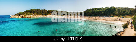 Vista panoramica della spiaggia di sAmarador in Cala Mondrago Parco Naturale di Maiorca, isole Baleari, Spagna Foto Stock