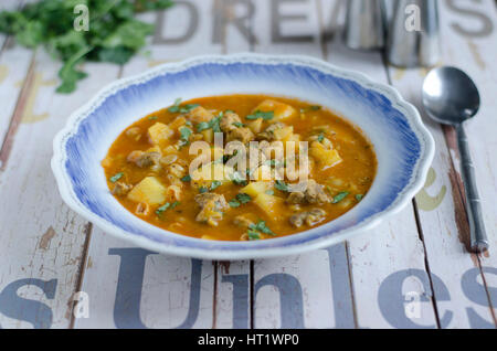 Fagioli Cannellini e di agnello zuppa di carne Foto Stock