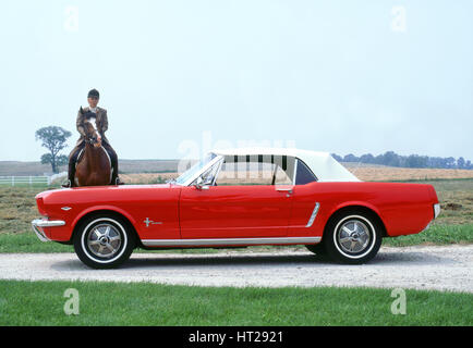 1966 Ford Mustang 289 convertibile. Artista: sconosciuto. Foto Stock