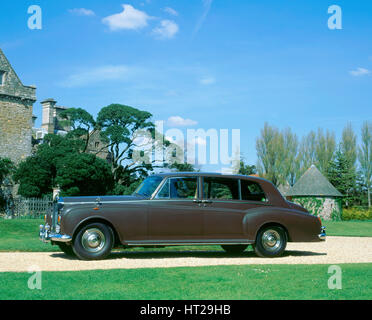 1970 Rolls Royce Phantom Limousine vi. Artista: sconosciuto. Foto Stock