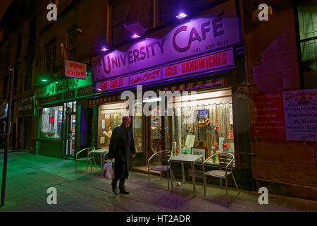 Università cafe Byres Road Glasgow notte tarda sera Foto Stock