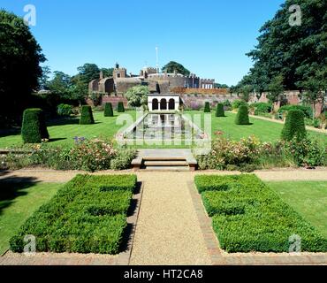 La regina madre di giardino, Walmer Castle e giardini, Kent, c2000s(?). Artista: sconosciuto. Foto Stock