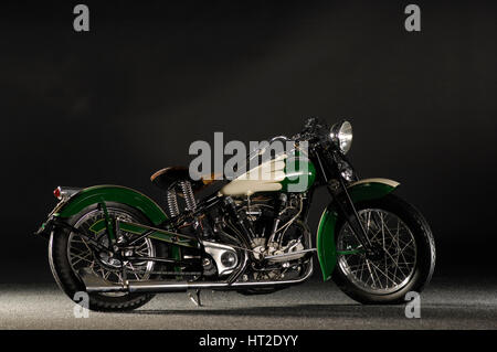 Crocker grande serbatoio V twin 1937. Artista: Simon argilla. Foto Stock