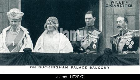 "Su Buckingham Palace balcone', 1923 (1937). Artista: sconosciuto. Foto Stock