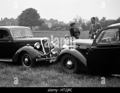 Standard due battenti Twelves presso l'auto standard proprietari Gymkhana Club, 8 maggio 1938. Artista: Bill Brunell. Foto Stock