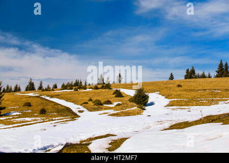 Winter-spring season mountain landscape Foto Stock