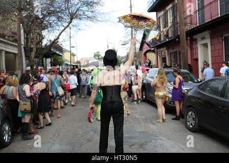 New Orleans, Louisiana, Stati Uniti d'America. Il 27 febbraio, 2017. I fagioli rossi e riso Mardi Gras Parade di New Orleans, Louisiana USA il 28 febbraio 2017. Credito: Dan Anderson/ZUMA filo/Alamy Live News Foto Stock