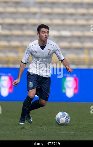 Bologna, Italia. Il 22 febbraio, 2017. Giuseppe Scalera (ITA) Calcio/Calcetto : U-19 International amichevole tra Italia 3-3 Francia a Stadio Renato Dall'Ara di Bologna, in Italia . Credito: Maurizio Borsari/AFLO/Alamy Live News Foto Stock