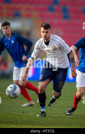 Bologna, Italia. Il 22 febbraio, 2017. Marco Tumminello (ITA) Calcio/Calcetto : U-19 International amichevole tra Italia 3-3 Francia a Stadio Renato Dall'Ara di Bologna, in Italia . Credito: Maurizio Borsari/AFLO/Alamy Live News Foto Stock