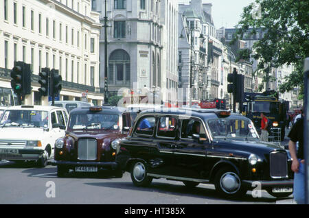 I taxi di Londra, 1998. Artista: sconosciuto. Foto Stock