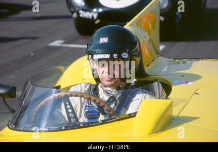 Martin Brundle nel 1956 Jaguar D Type,1998 Goodwood. Artista: sconosciuto. Foto Stock