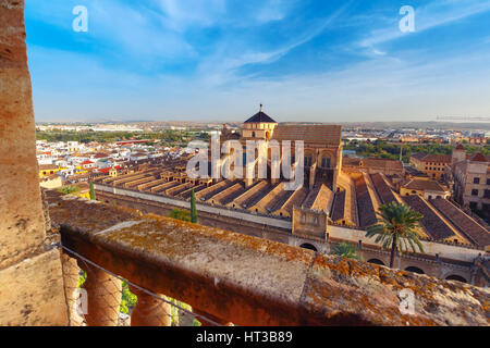 Vista aerea della Grande Moschea Mezquita - Catedral de Cordoba, Andalusia, Spagna Foto Stock