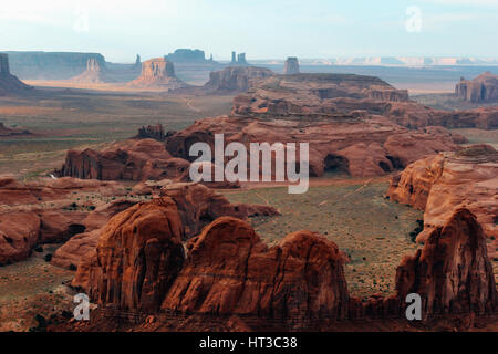 Utah - frontiera Ariziona, panorama della Valle Monumento da un punto remoto di vista, noto come Hunt Mesa Foto Stock