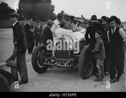 6 litro Delage a Surbiton Motor Club gara incontro, Brooklands, Surrey, 1928. Artista: Bill Brunell. Foto Stock