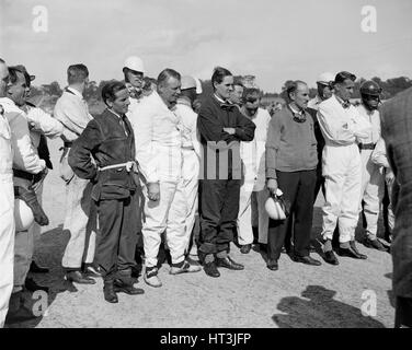 I piloti della JCC 200 Miglia Race, Brooklands, 1926. Artista: Bill Brunell. Foto Stock