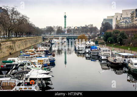 Parigi, porto dell'Arsenale sul Canal Saint Martin, Ile de France. Francia Foto Stock