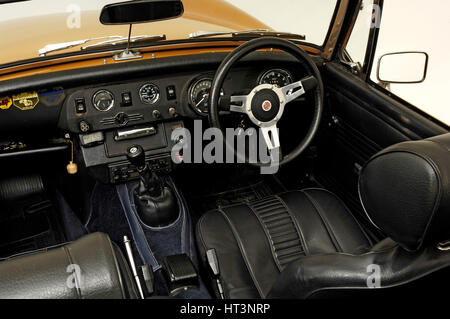 1975 MG Midget Artista: sconosciuto. Foto Stock