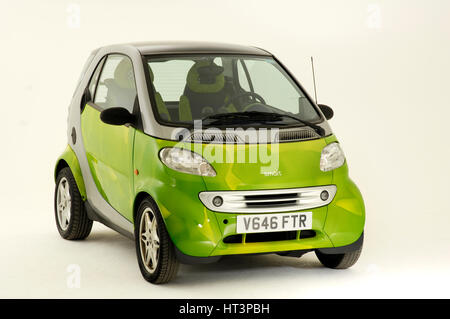 2001 Smart Auto: Artista sconosciuto. Foto Stock