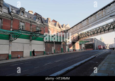 Vecchio Mercato generale degli edifici in fase di rinnovamento nel West Smithfield London EC4A, REGNO UNITO KATHY DEWITT Foto Stock