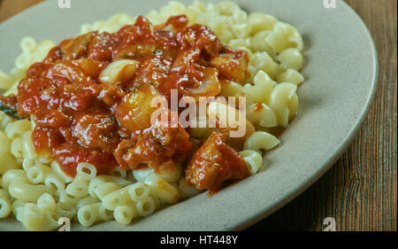 Pasta c'anciova - tradizionale pasta siciliana Foto Stock