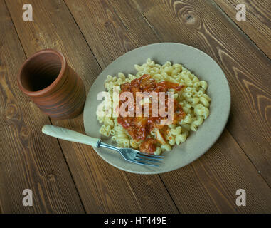 Pasta c'anciova - tradizionale pasta siciliana Foto Stock