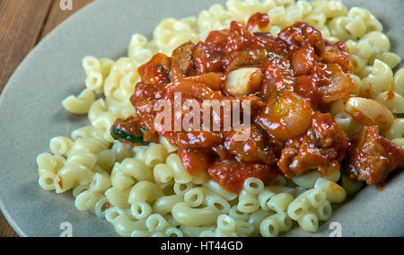 Pasta c'anciova - tradizionale pasta siciliana Foto Stock