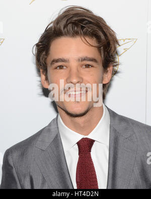 Brenton Thwaites arriva al 54th annuale internazionale Cinematographers Guild pubblicisti Awards il 24 febbraio 2017 presso il Beverly Hilton Hotel di Beverly Hills, la California. Foto Stock