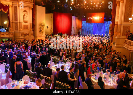 SemperOpernball annuale al Semperoper di Dresda offre: Uebersicht dove: Dresda, Germania Quando: 03 Feb 2017 Foto Stock