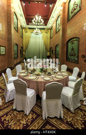 Shanghai, Cina - 2 Marzo 2017: sala da pranzo all'interno dell'Astor House Hotel, un famoso punto di riferimento di Shanghai. Questo hotel ha ospitato molti personaggi famosi Foto Stock