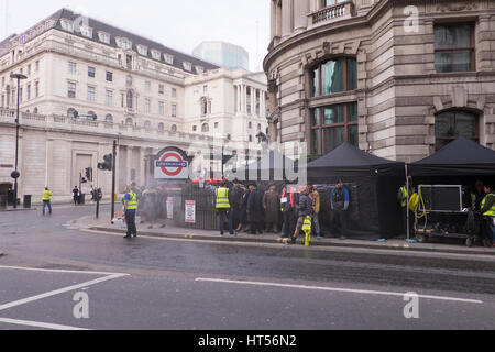 Riprese di Mary Poppins intorno a Banca a Londra Inghilterra Foto Stock