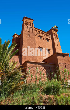 Edifici Adobe del Ksar berbero o villaggio fortificato di Ait Benhaddou, Sous-Massa Dra-Marocco Foto Stock